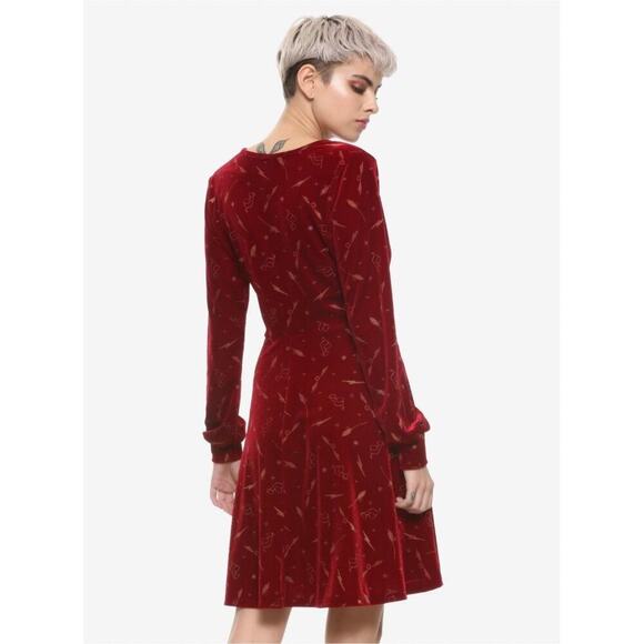 Harry Potter Burgundy Velvet Long Sleeve Dress - Hot Topic Size Medium 695D - Picture 2 of 11